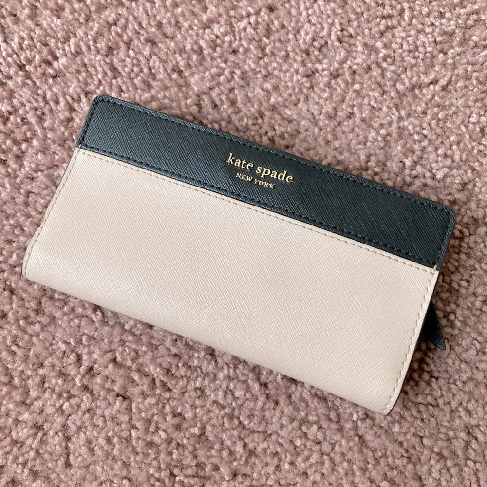 🎀SOLD🎀 Kate Spade Blush/Black Wallet